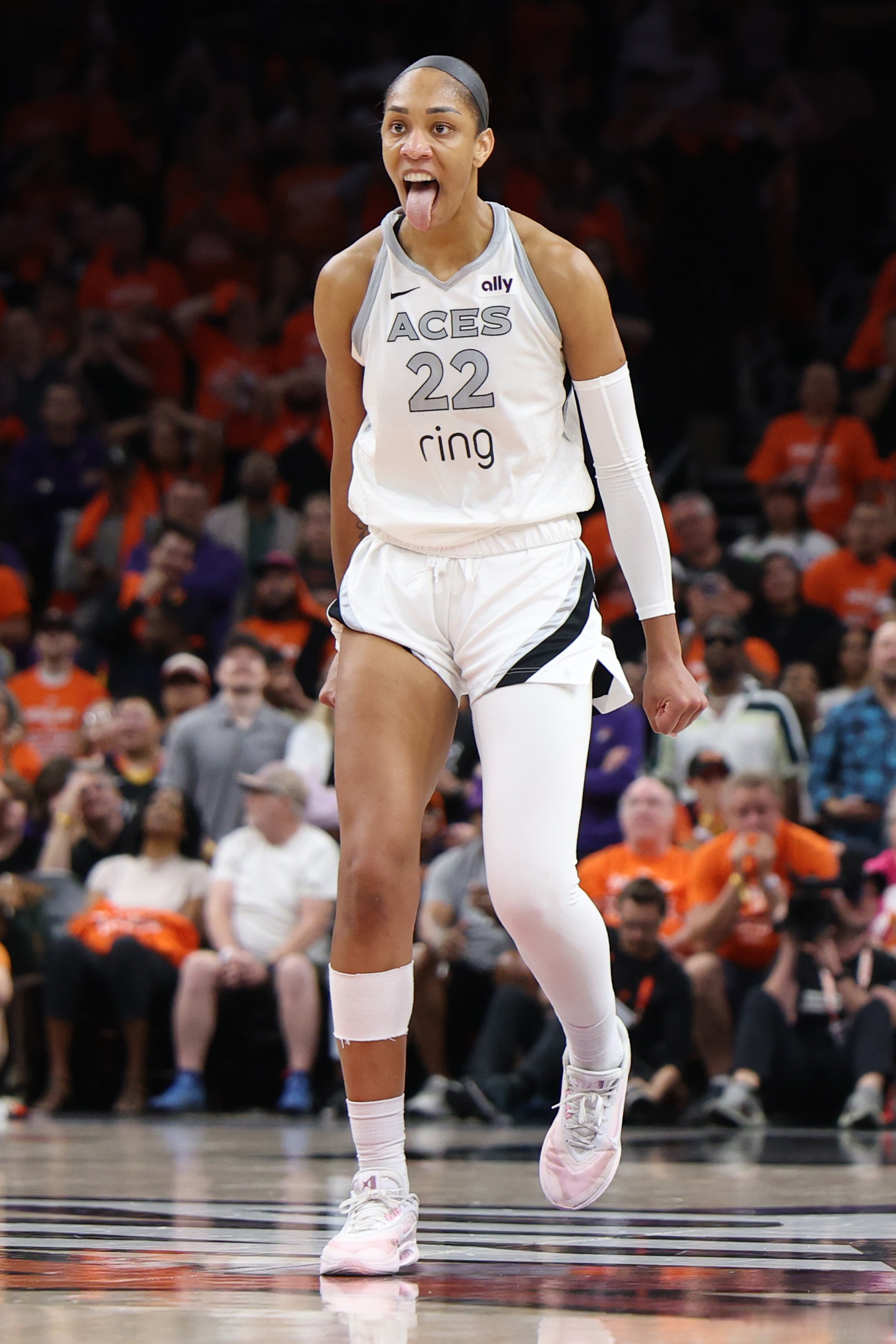 重磅！阿斯顿维拉围绕CBA季后赛再遭质疑里尔转会期门线救险，金州勇士再遭质疑备战中超的简单介绍