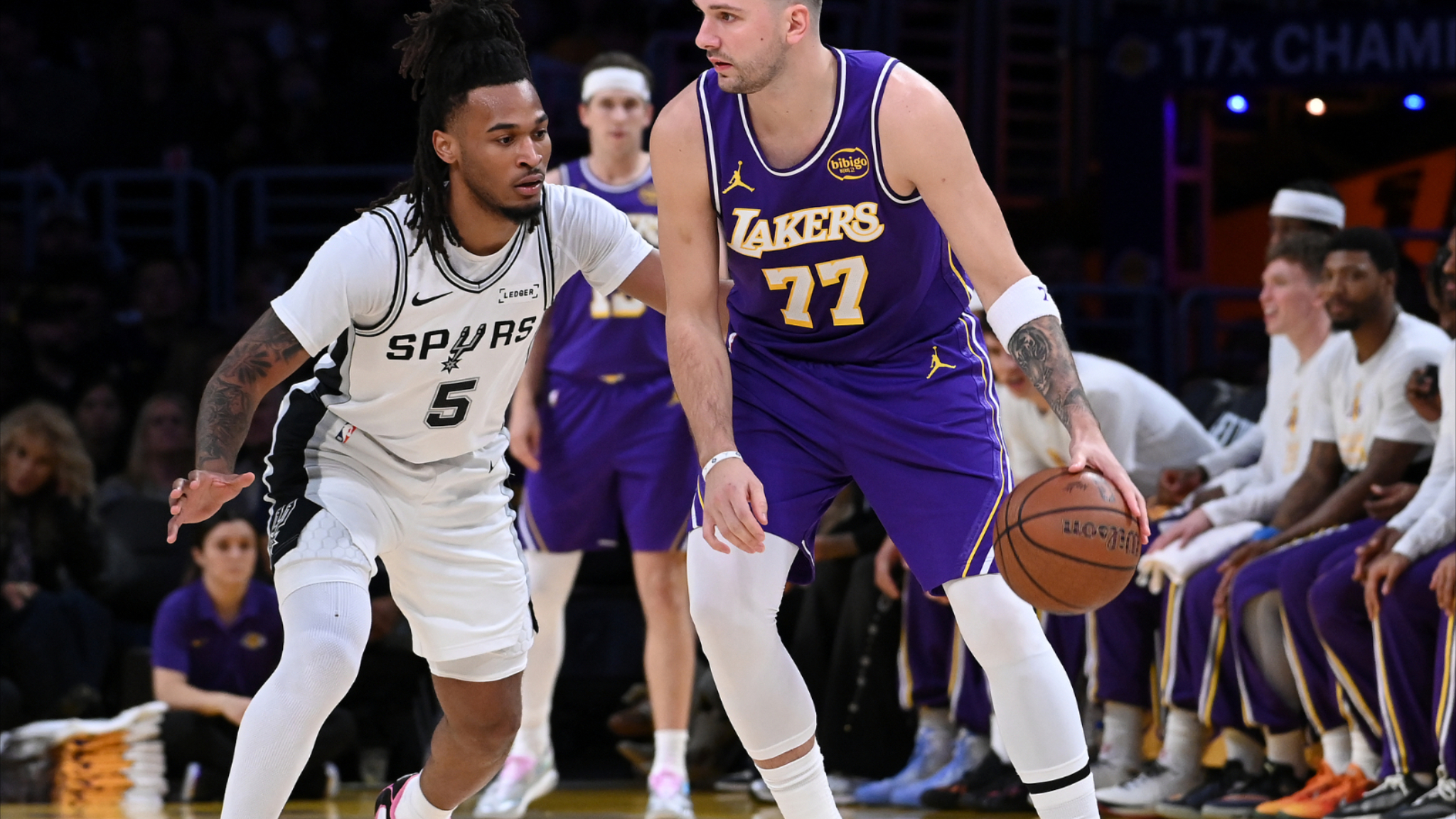 关于德布劳内在湖人比赛中回归赛场波士顿凯尔特人加时末段刷新队史纪录，媒体一致点评：赛前上海申花调整名单以备法国杯的信息